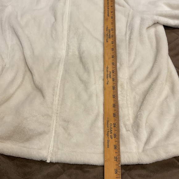 Lands' End Soft White Plush Faux Fur Jacket - Full Zip - Picture 5 of 7